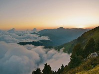 age动漫像校准：先校时间窗有没有写明，再把口径写一句（像做读图小手势）